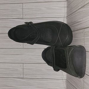 Keen size 39.5 (9) womens Mary Jane shoes